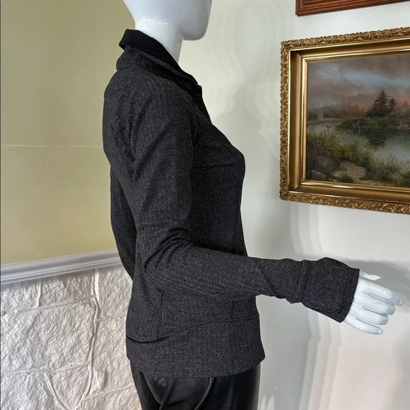 Lululemon Think Fast Pullover - Picture 5 of 16